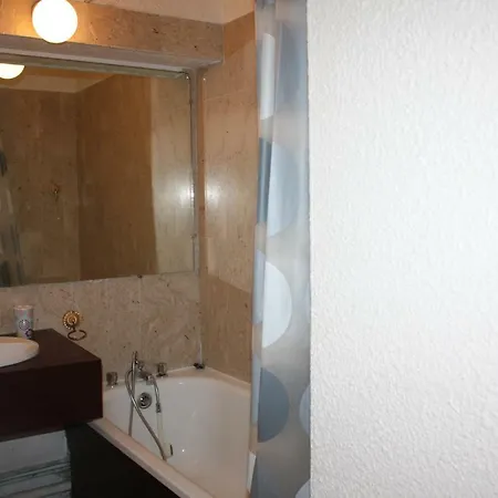 Studio Entierement Renove En Bord De Mer Avec Piscine *